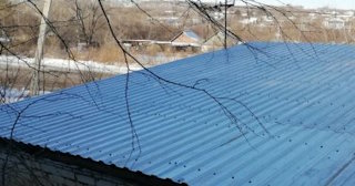 Демонтаж поликарбоната с крыши в Мценске - услуги по доступной цене от 621 рублей