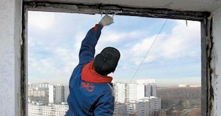 Демонтаж остекления балкона в Мценске - цена от 570 руб. - Сварной-Мцн